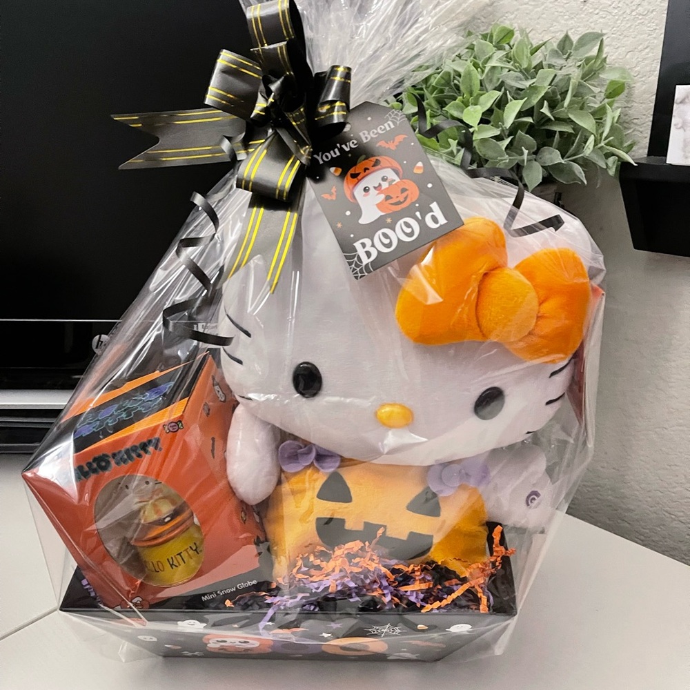 Hello Kitty Boo! 🎃Basket